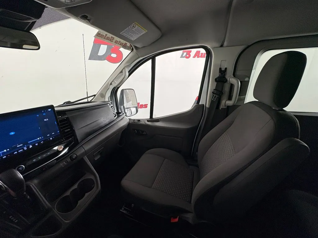 Ford Transit-350 photo 28