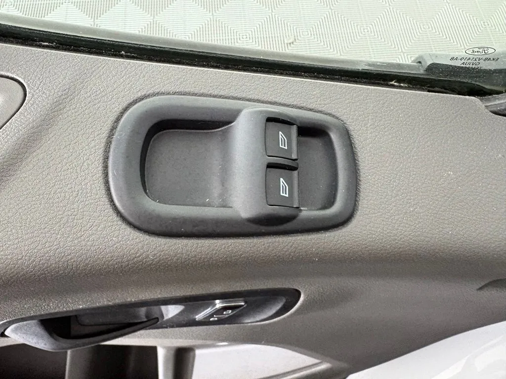 Ford Transit-350 photo 13