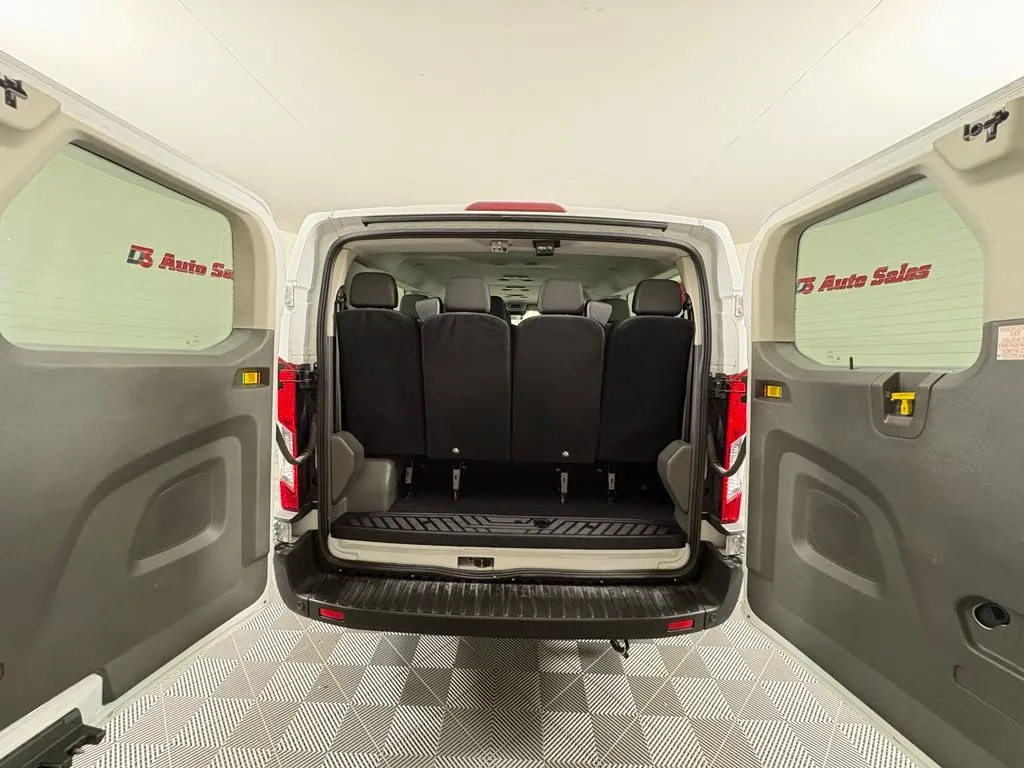 Ford Transit-350 photo 42