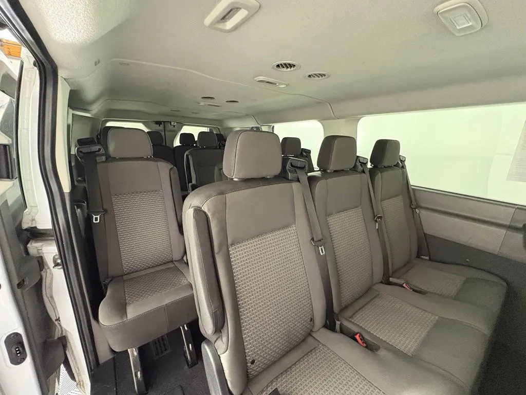 Ford Transit-350 photo 37