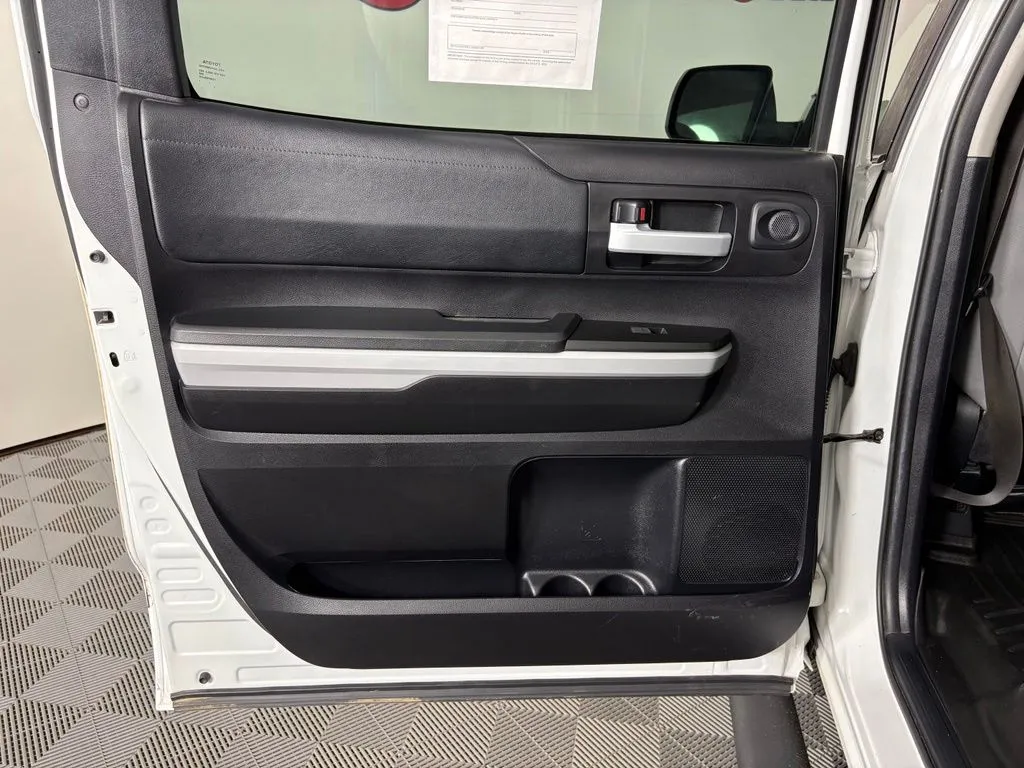 Toyota Tundra photo 38
