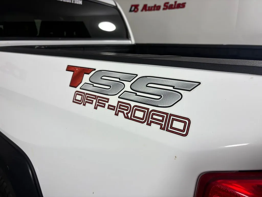 Toyota Tundra photo 11