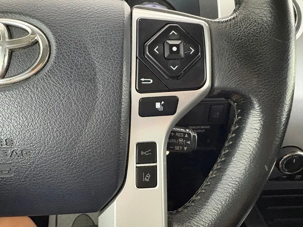 Toyota Tundra photo 19
