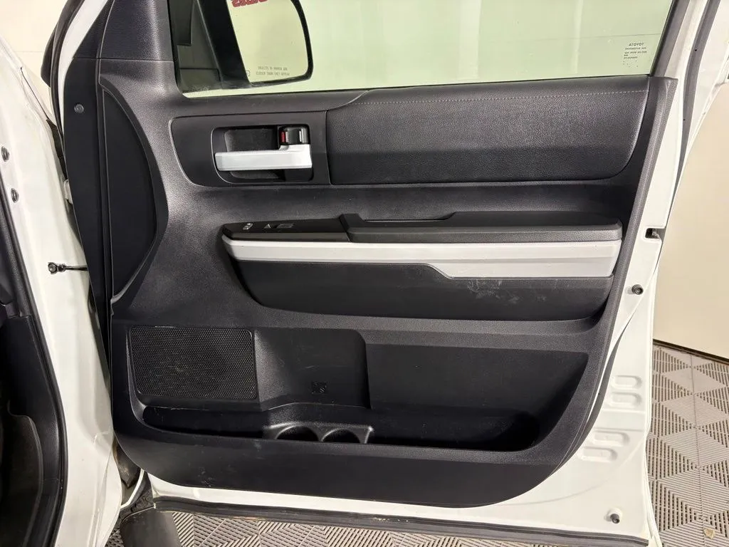 Toyota Tundra photo 33