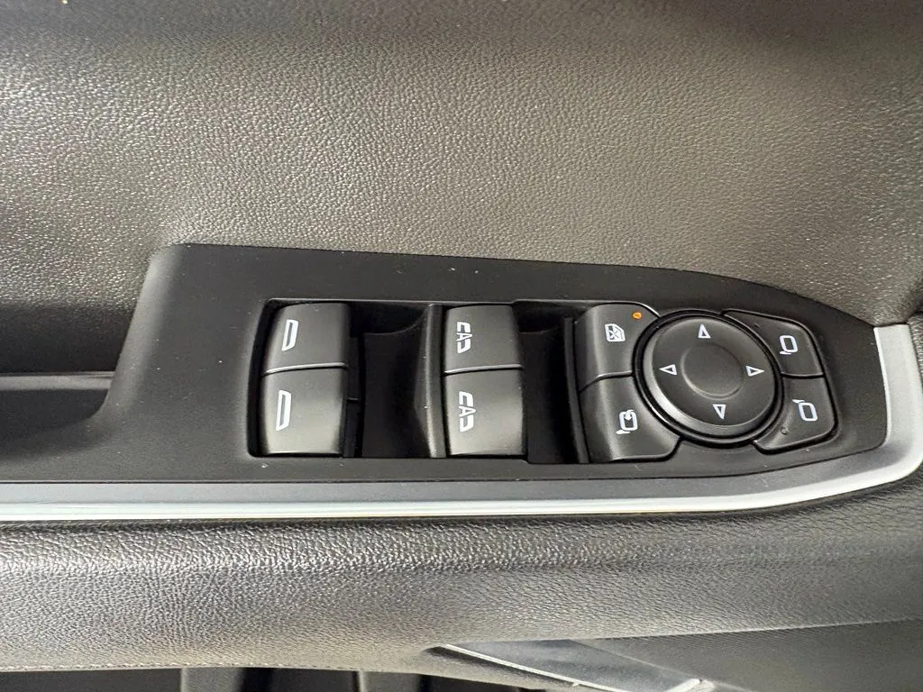 GMC Sierra photo 15