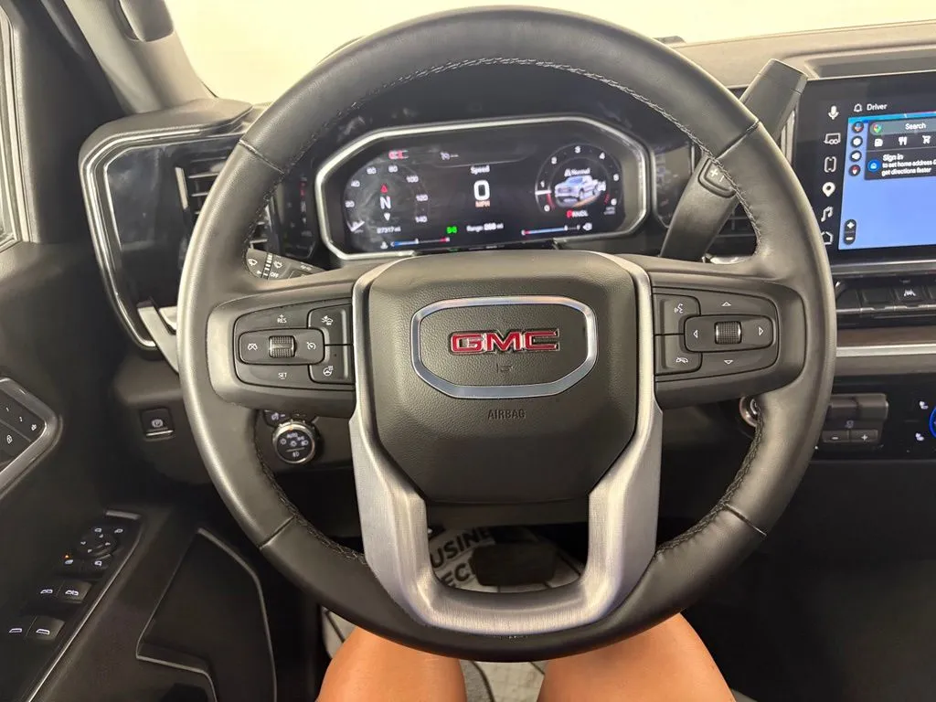 GMC Sierra photo 17
