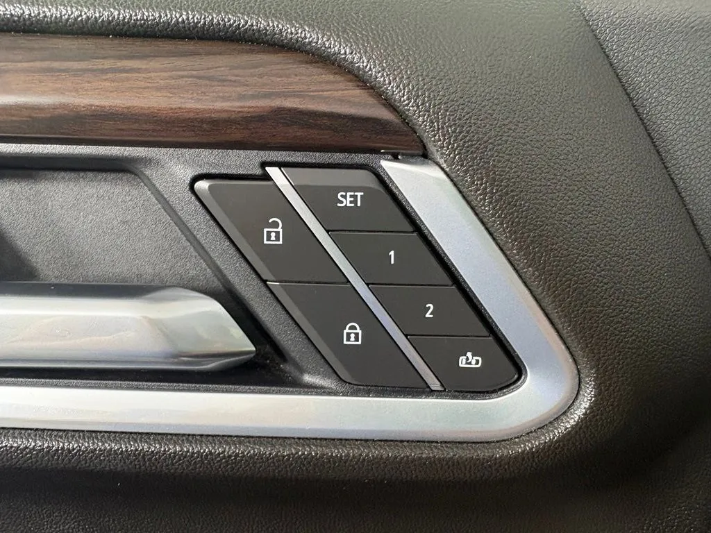 GMC Sierra photo 14