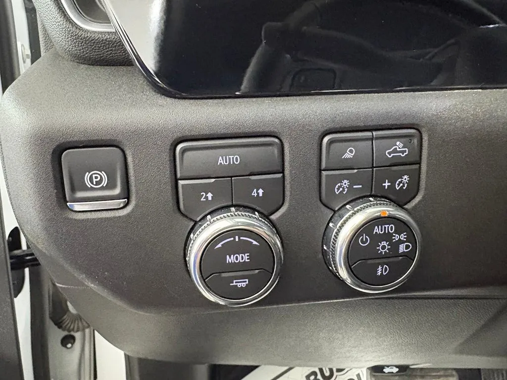 GMC Sierra photo 16