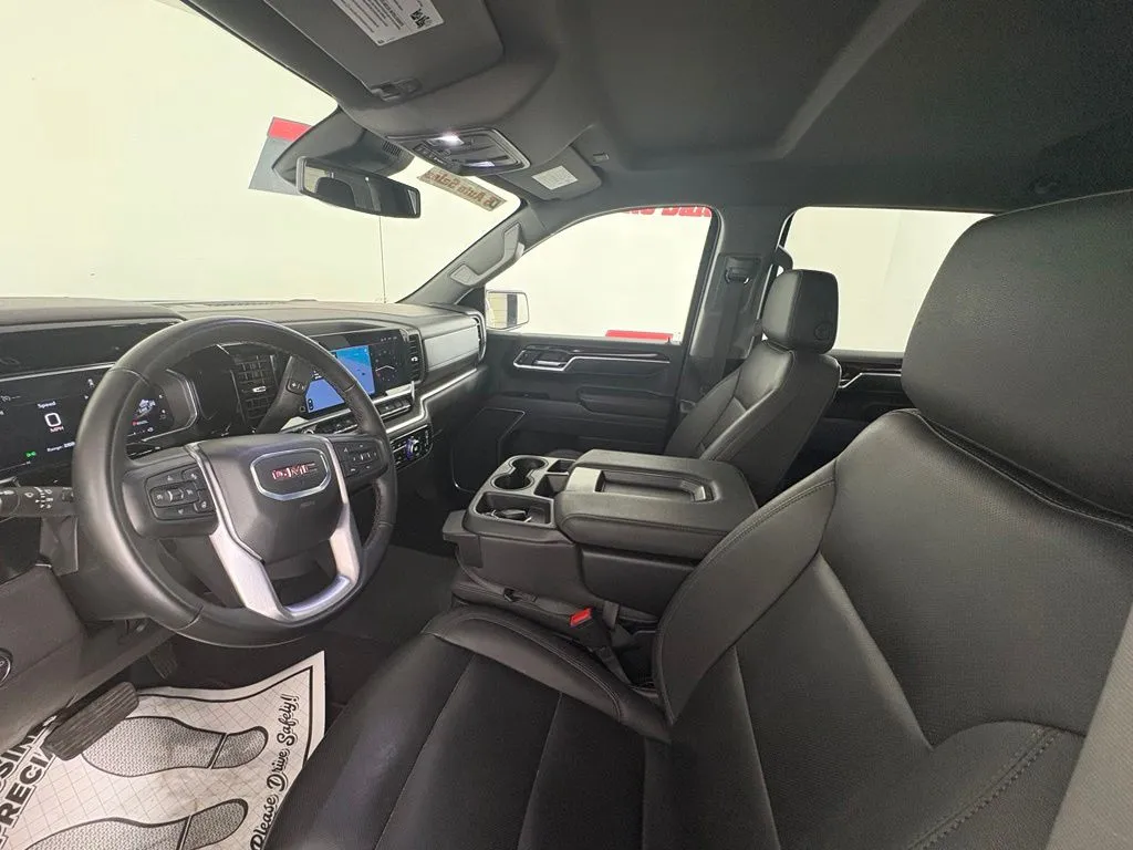 GMC Sierra photo 11