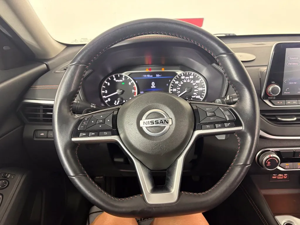 Nissan Altima photo 16
