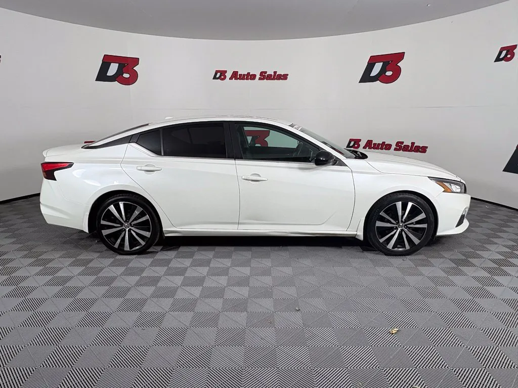 Nissan Altima photo 7