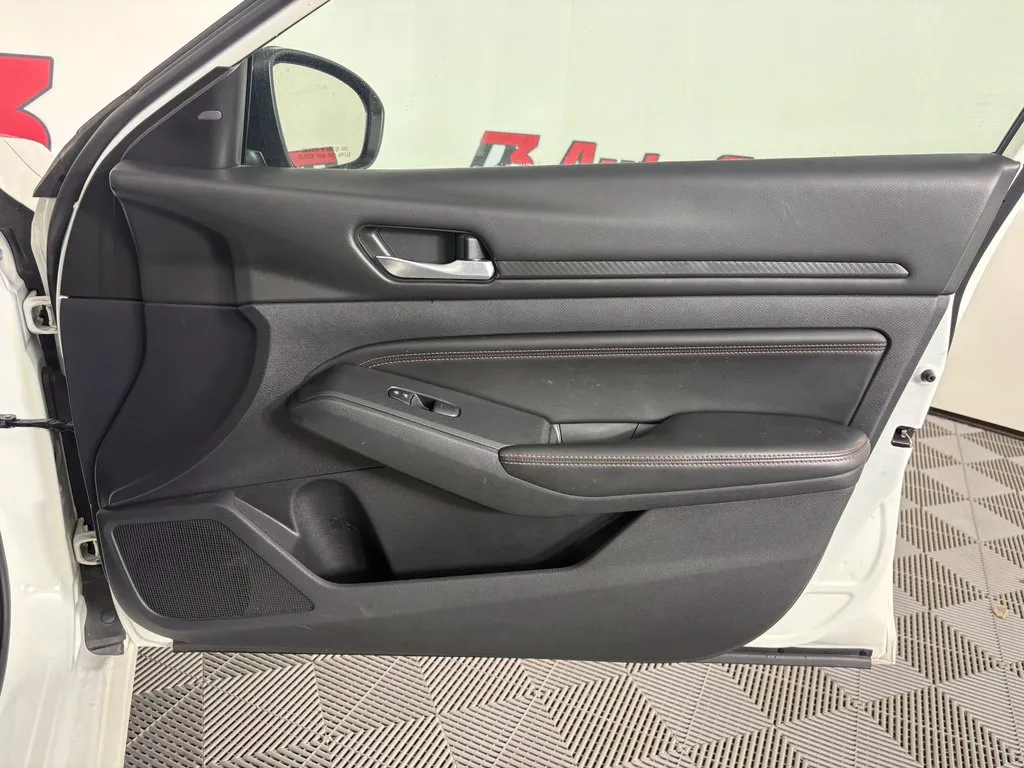 Nissan Altima photo 30