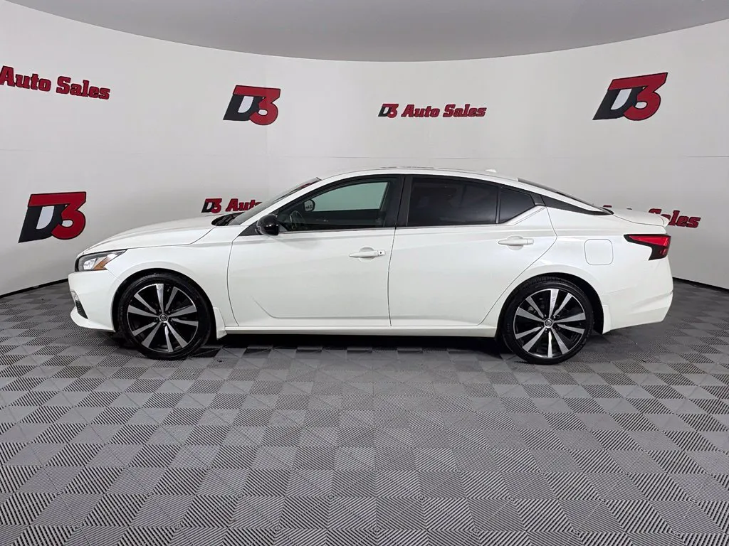 Nissan Altima photo 3