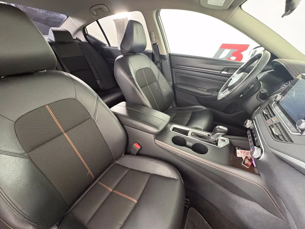 Nissan Altima photo 28