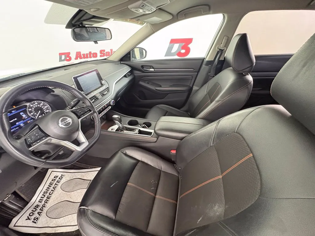 Nissan Altima photo 10
