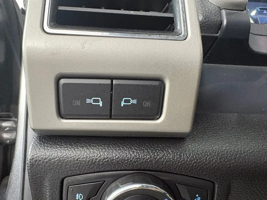 Ford F-150 photo 18