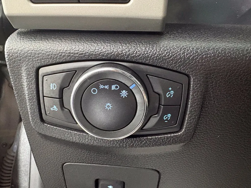 Ford F-150 photo 19