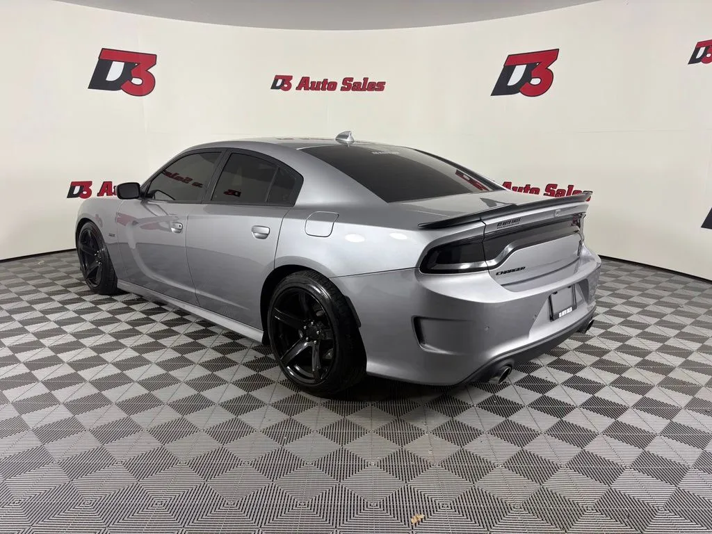 Dodge Charger photo 4