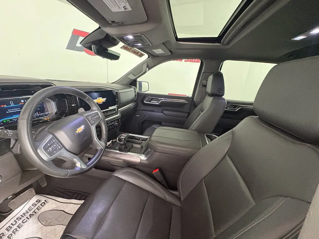 Chevrolet Silverado photo 11