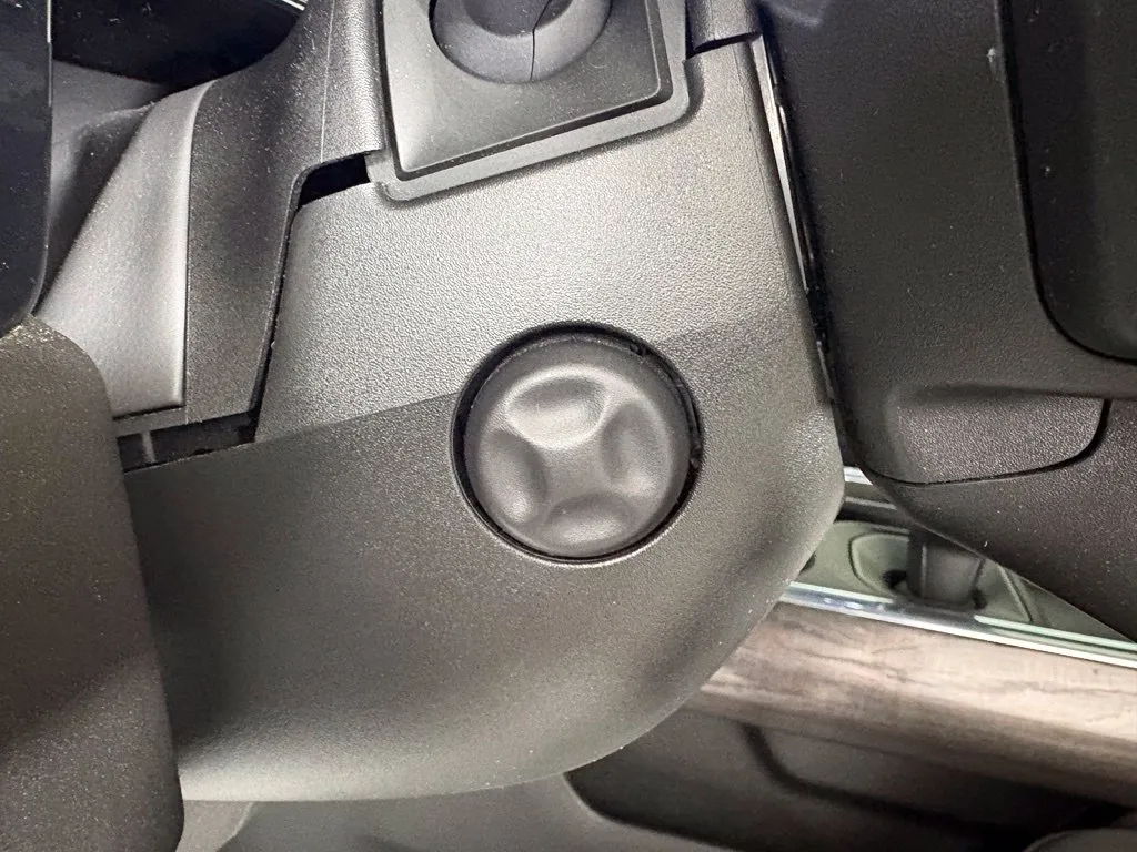 Chevrolet Silverado photo 20