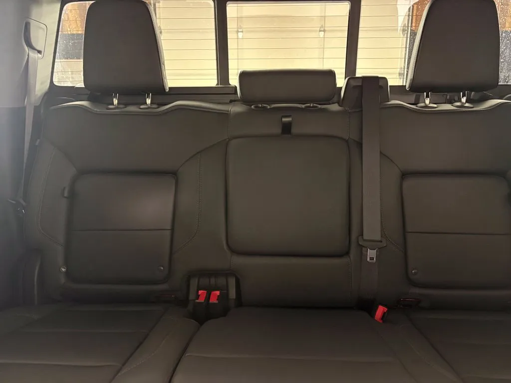Chevrolet Silverado photo 42