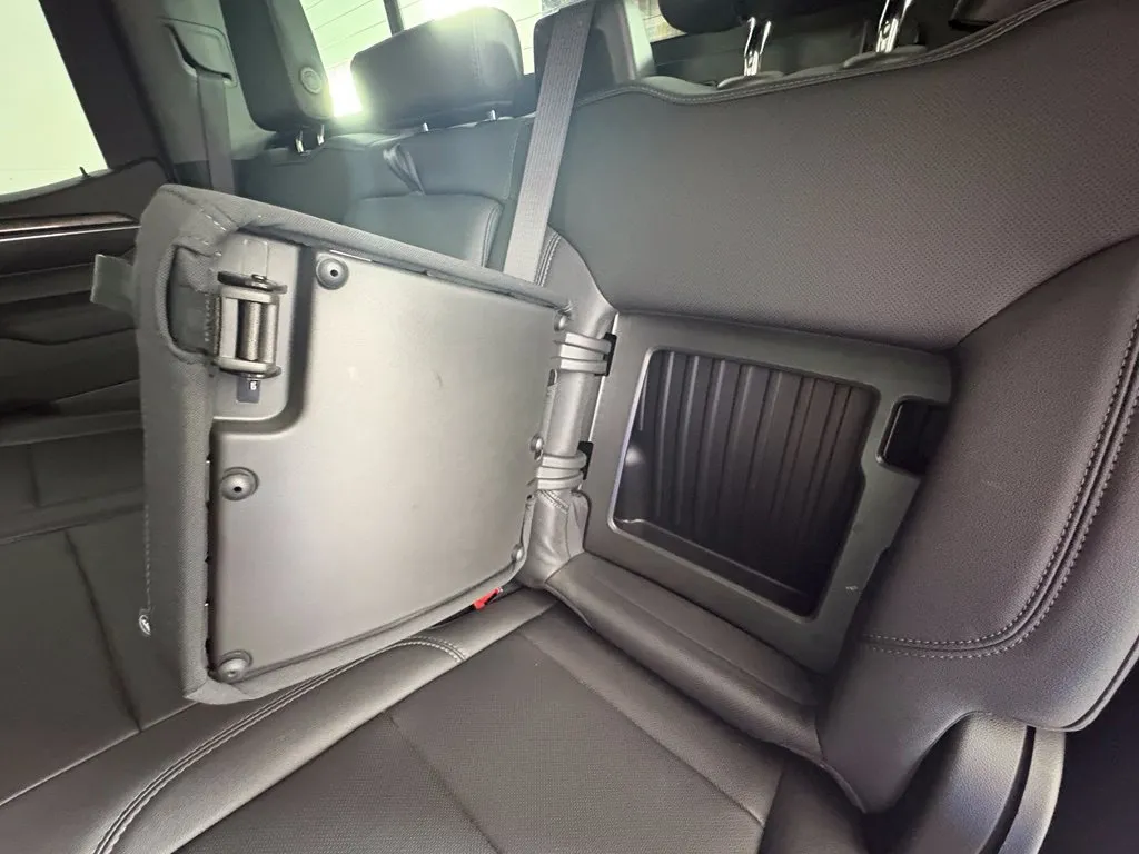 Chevrolet Silverado photo 46