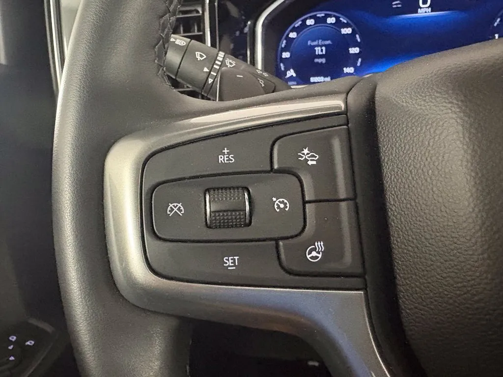 Chevrolet Silverado photo 22