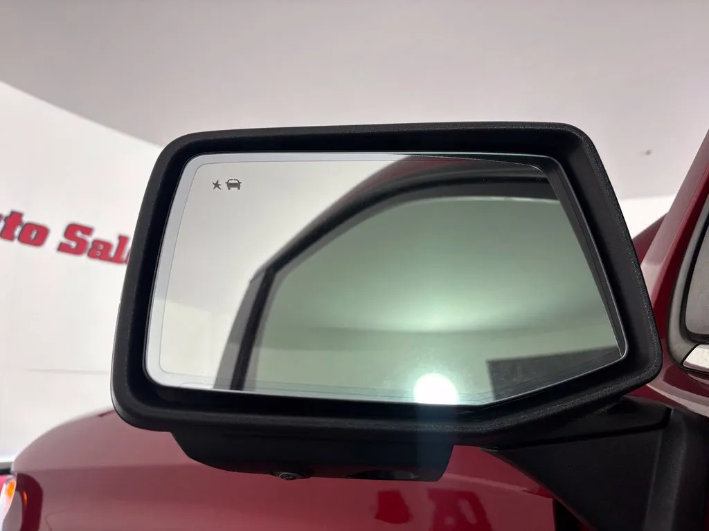 Chevrolet Silverado photo 17