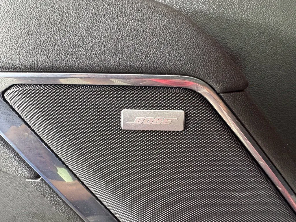 Chevrolet Silverado photo 16