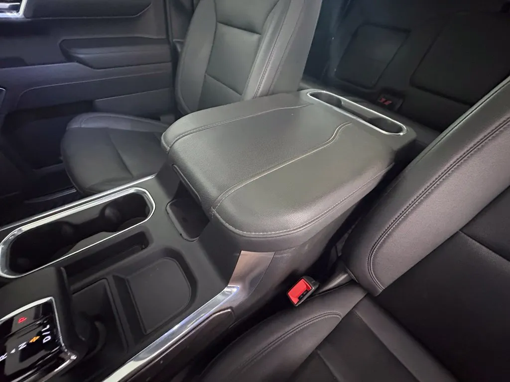 Chevrolet Silverado photo 32