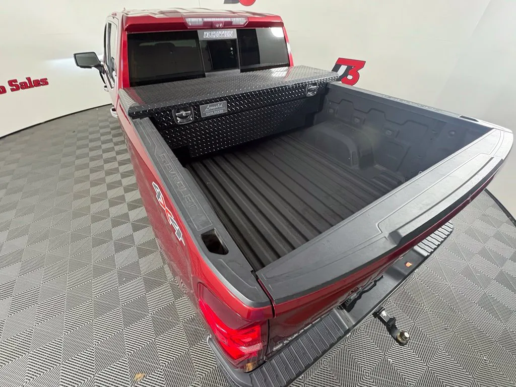 Chevrolet Silverado photo 52