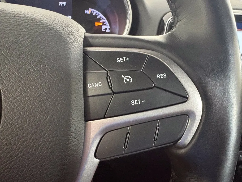 Jeep Grand Cherokee photo 18