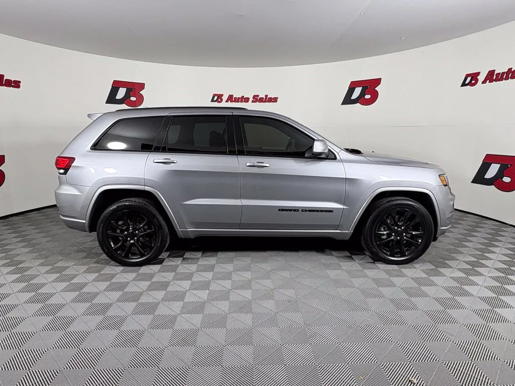 Jeep Grand Cherokee photo 7