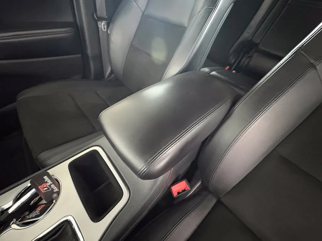 Jeep Grand Cherokee photo 28
