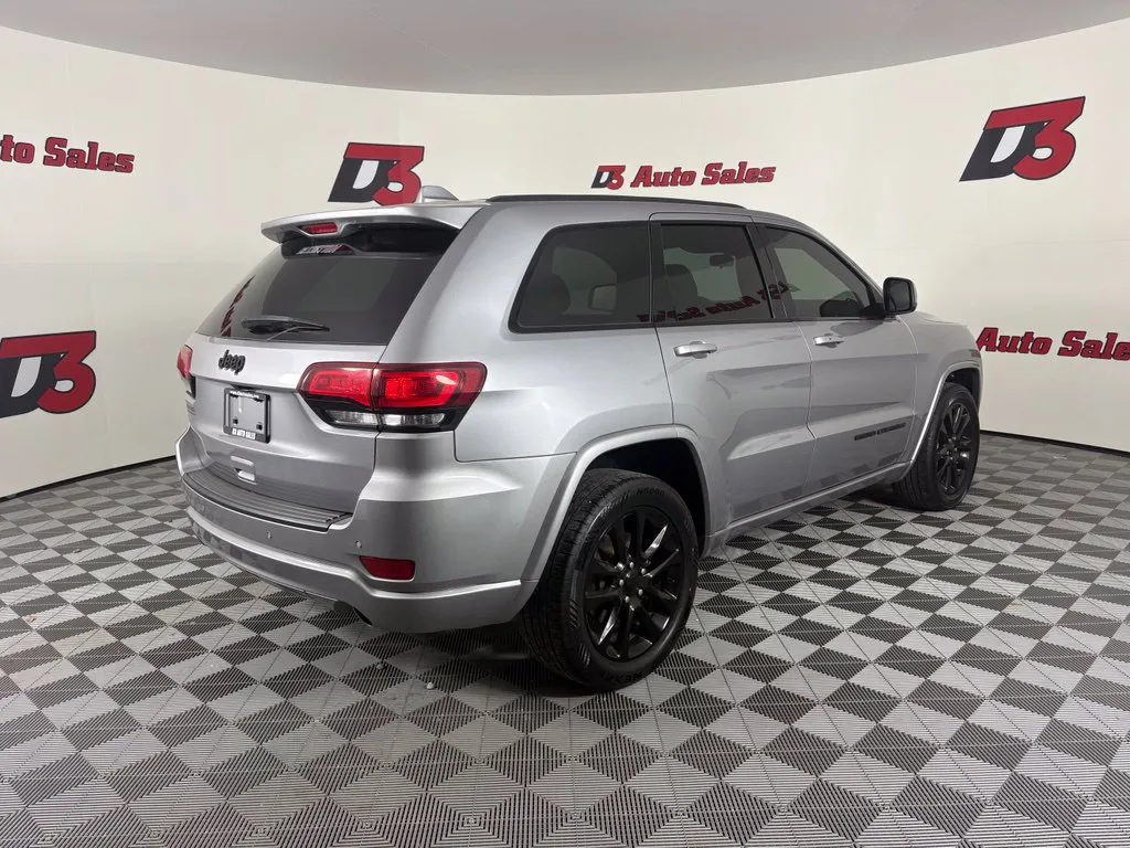Jeep Grand Cherokee photo 6