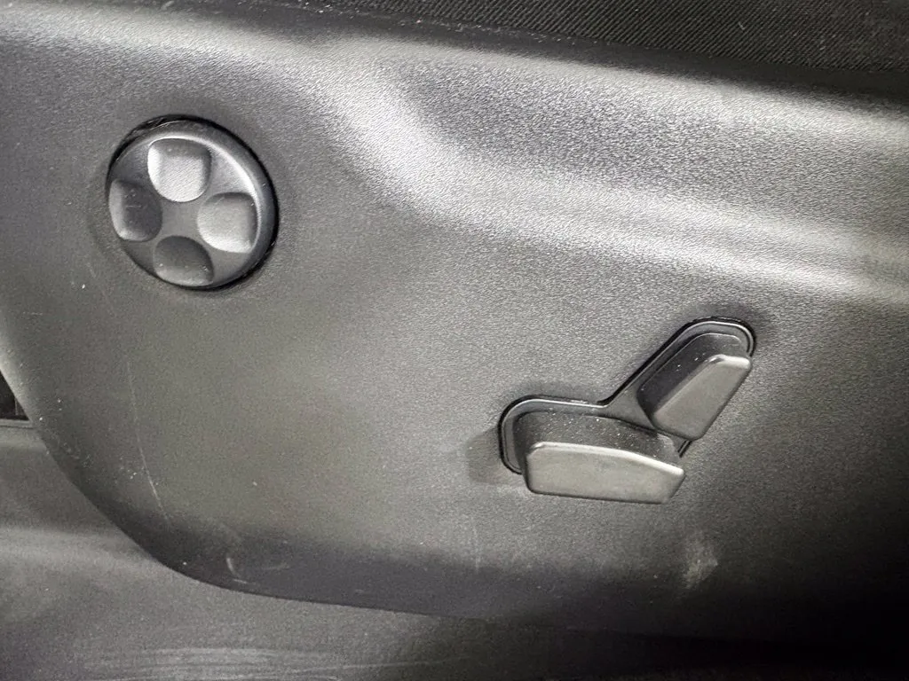 Jeep Grand Cherokee photo 11