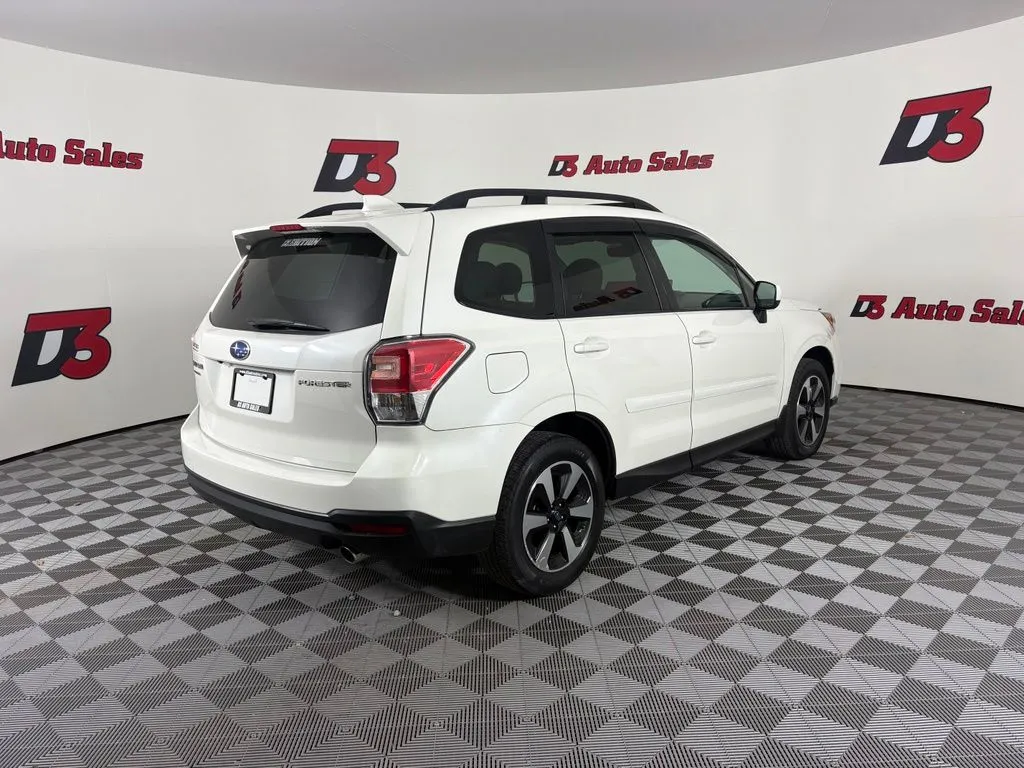 Subaru Forester photo 6