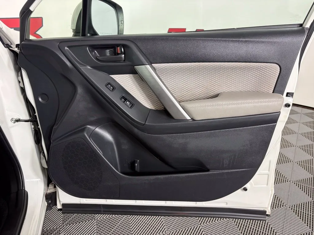 Subaru Forester photo 32