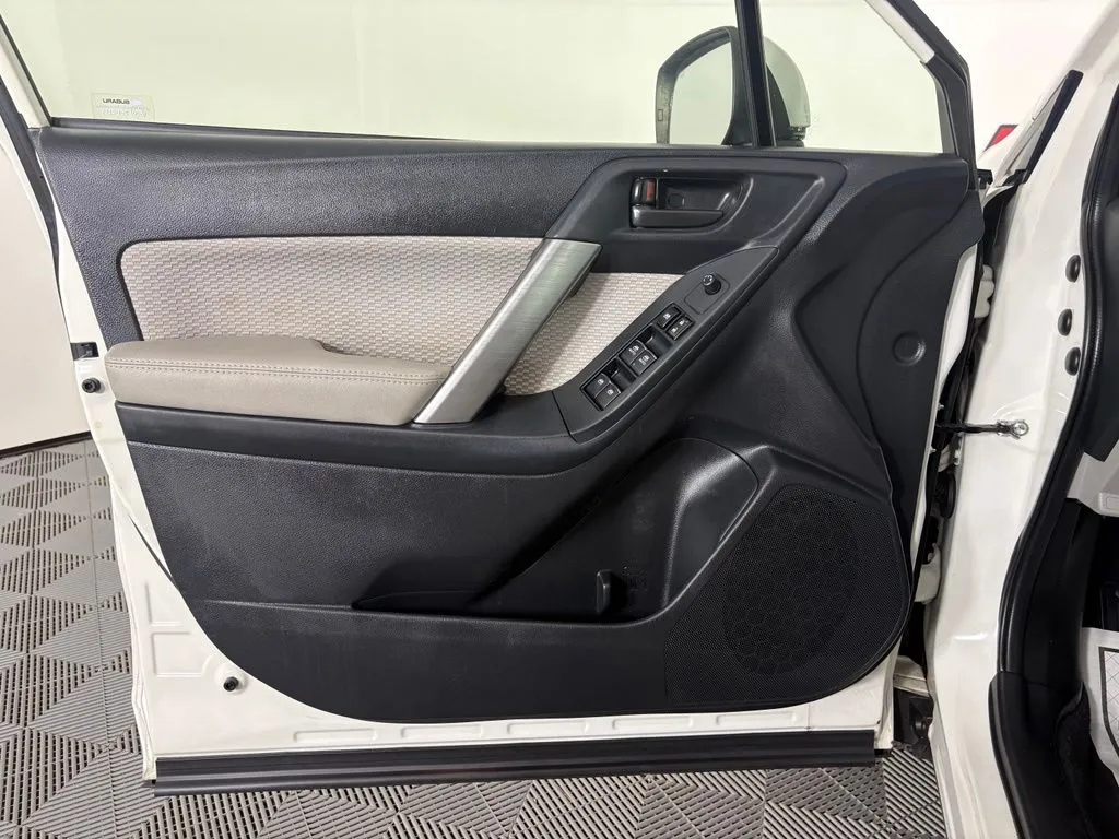 Subaru Forester photo 12
