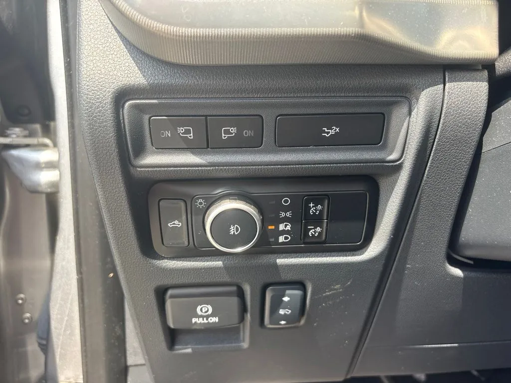 Ford F-150 photo 12