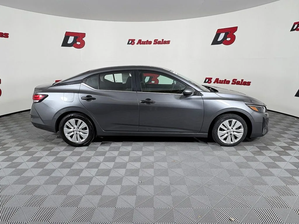 Nissan Sentra photo 7