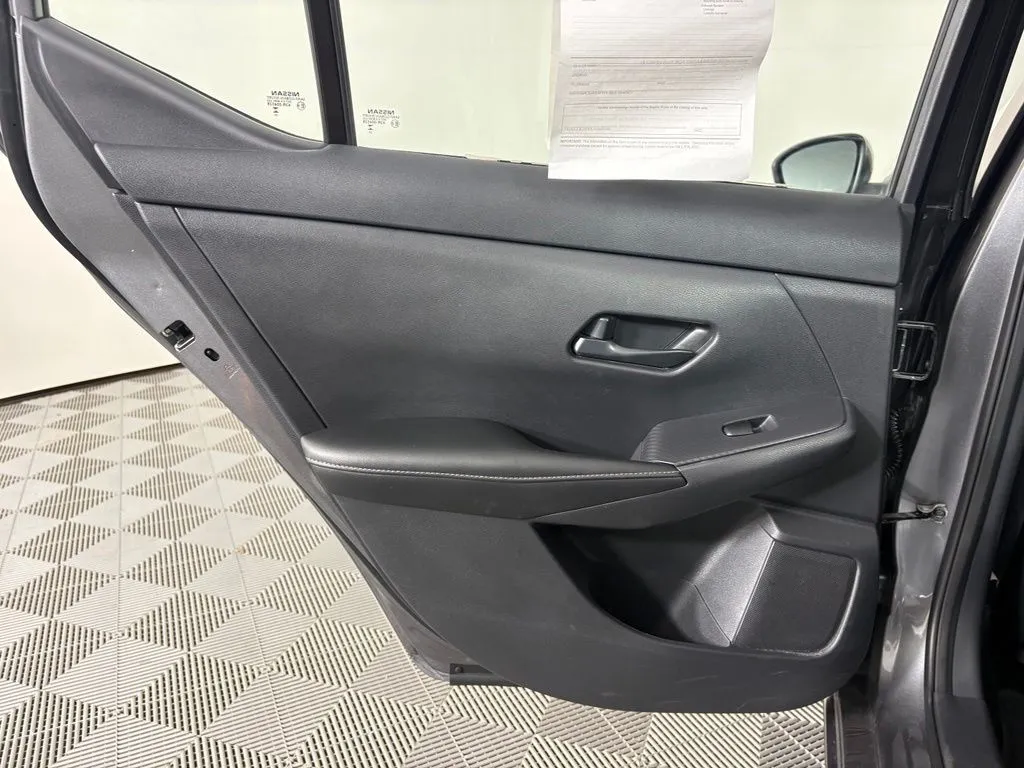 Nissan Sentra photo 35