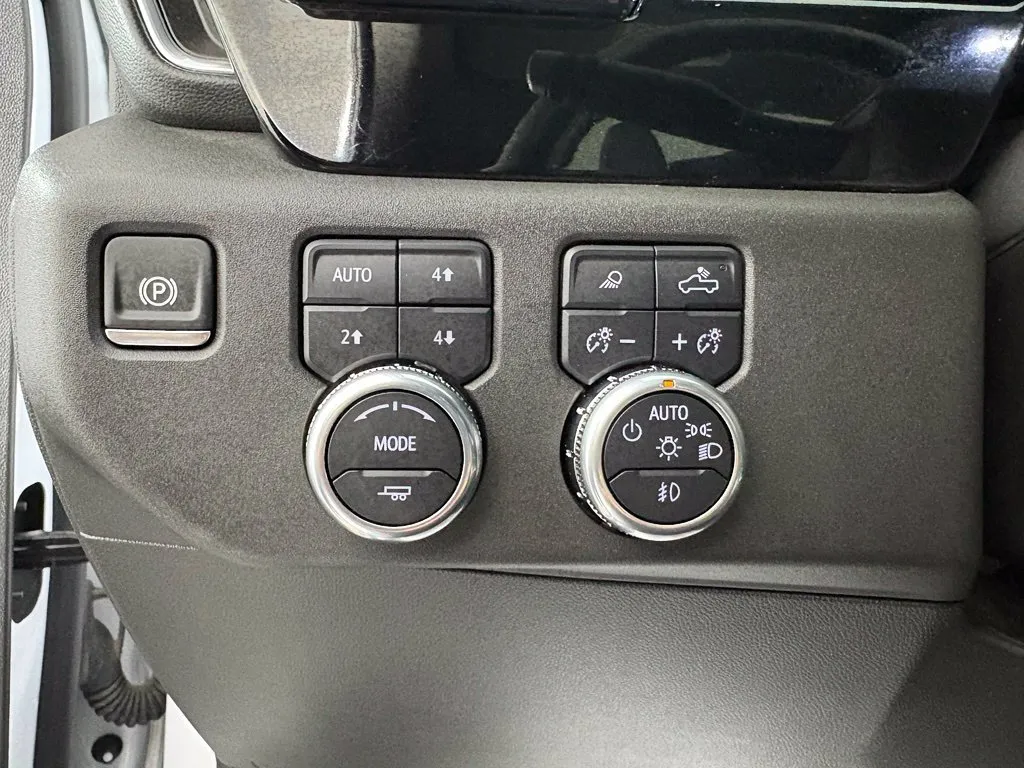 GMC Sierra photo 18