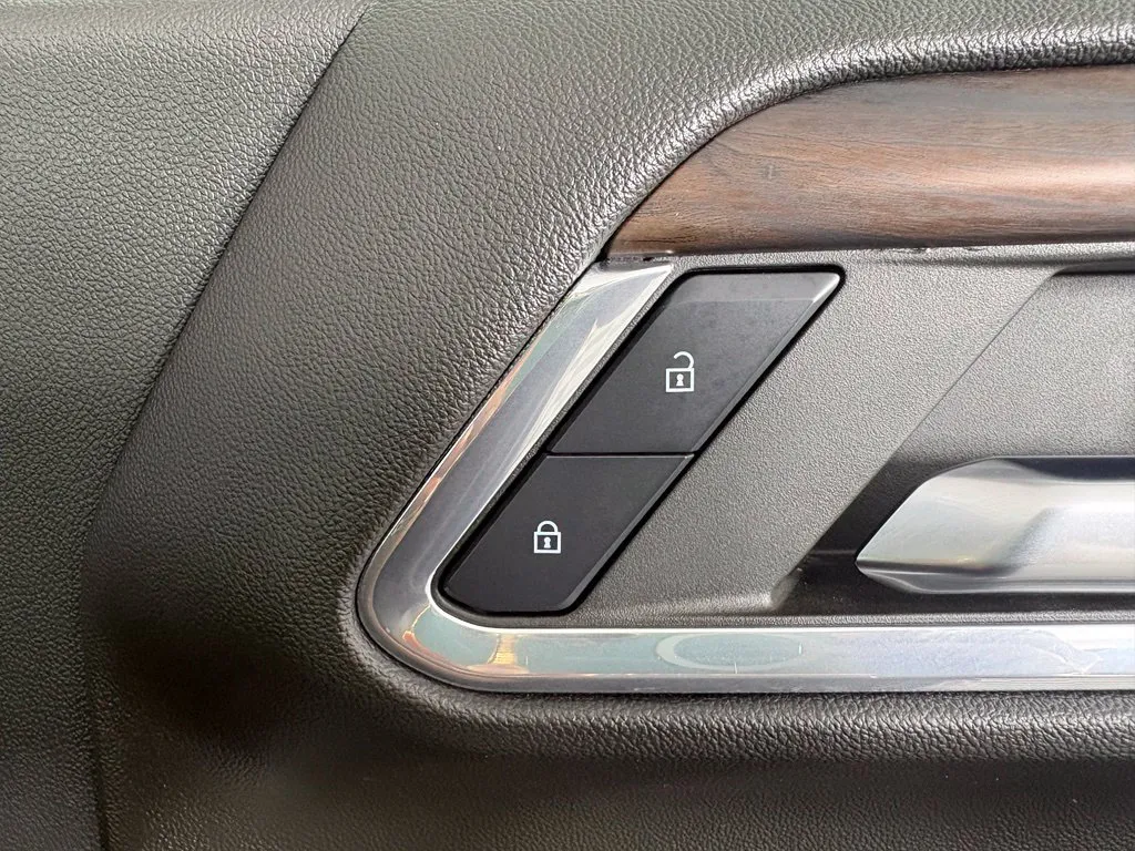 GMC Sierra photo 38