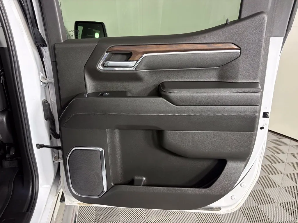 GMC Sierra photo 48