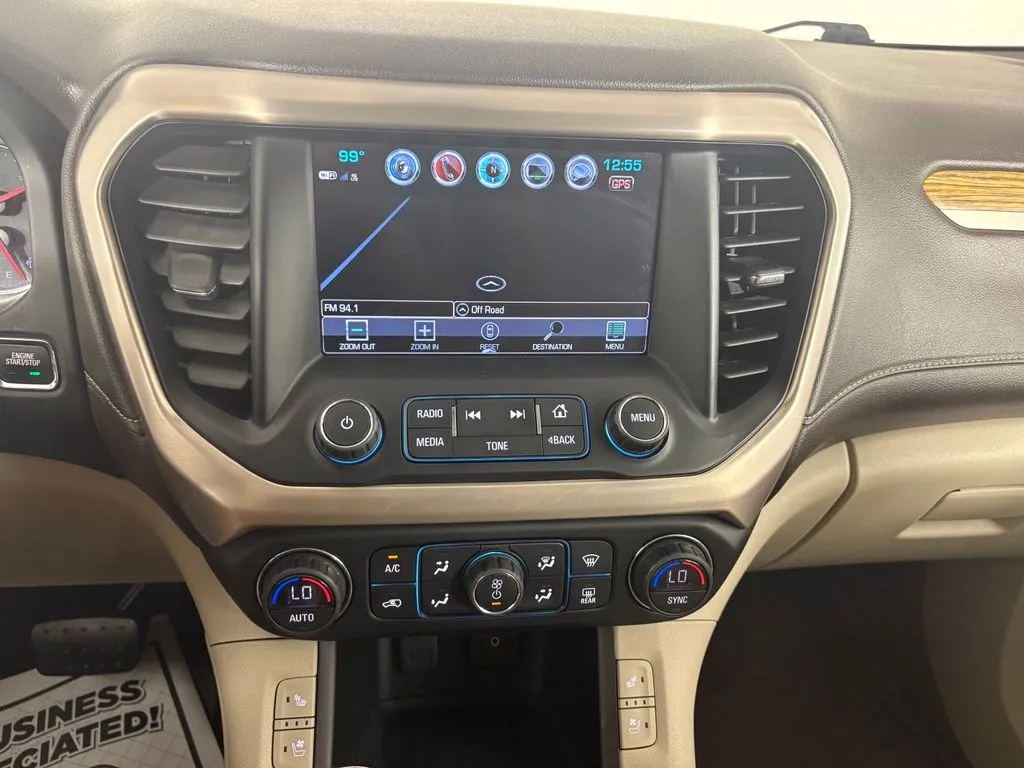 GMC Acadia photo 24