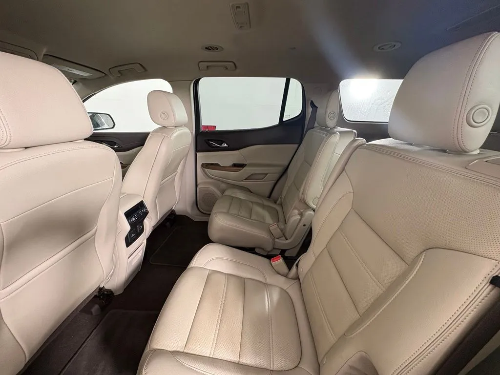 GMC Acadia photo 45