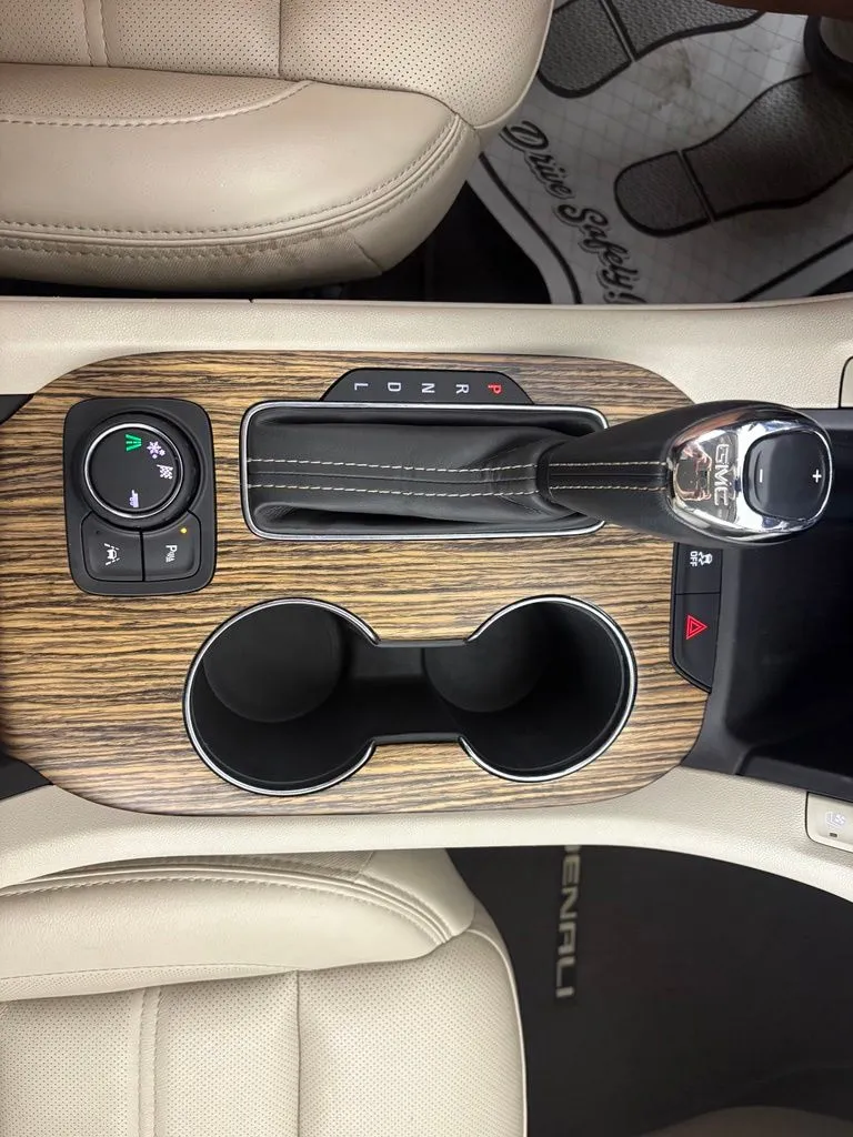 GMC Acadia photo 29