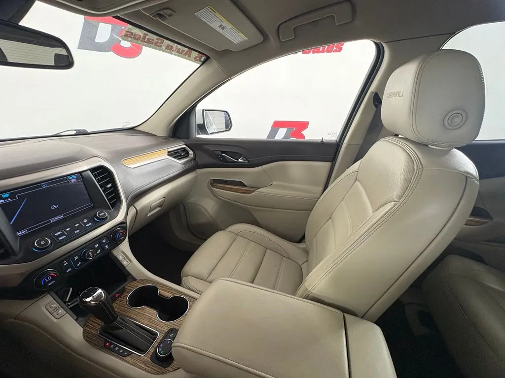 GMC Acadia photo 33