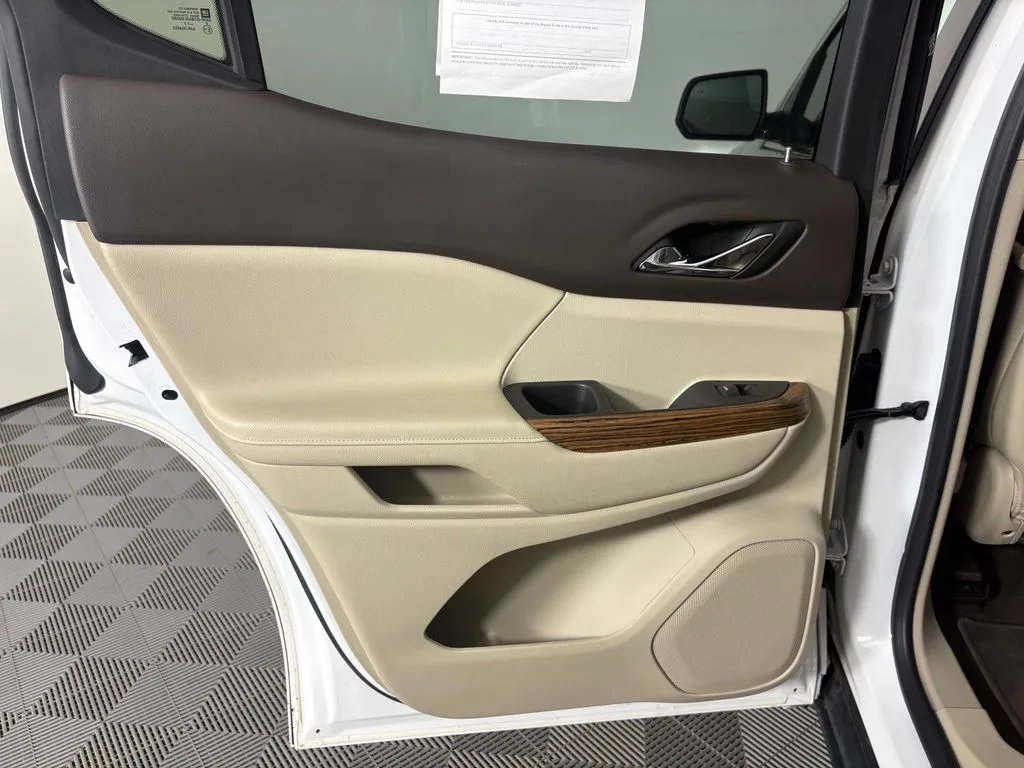 GMC Acadia photo 46
